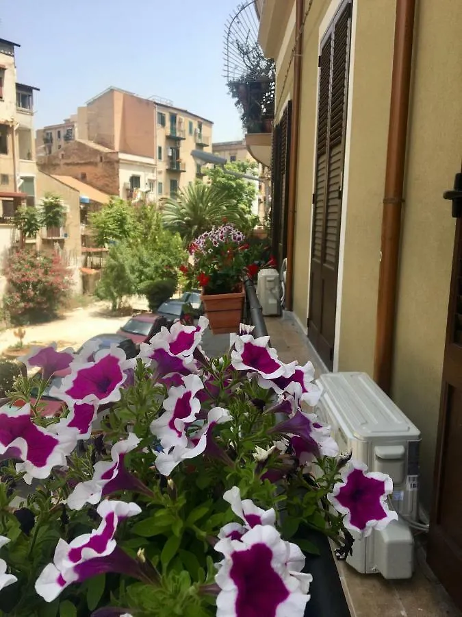Le Casette Di Laura Palermo Ferienhaus